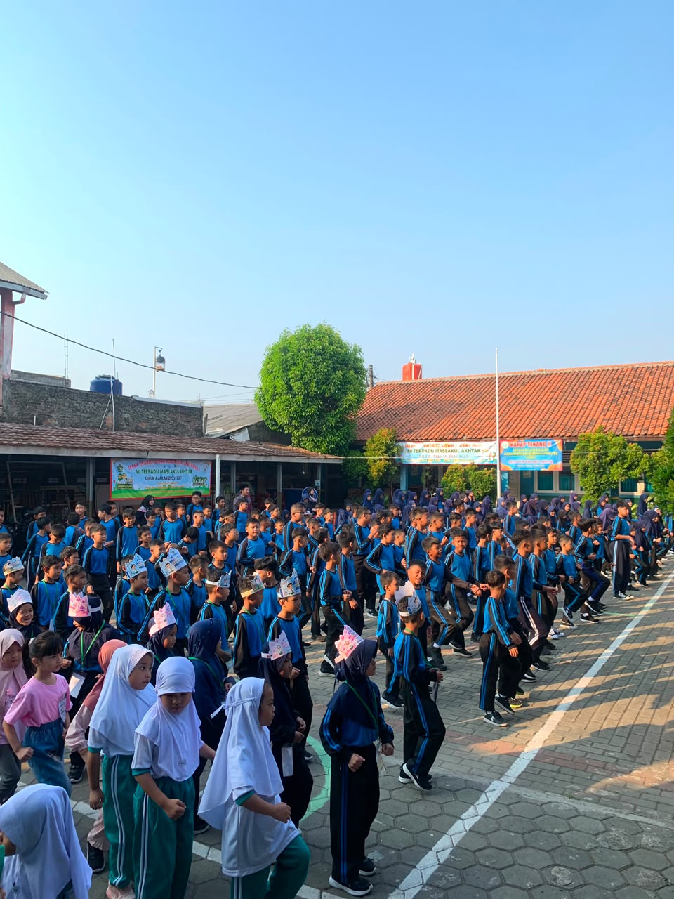 Senam pagi bersama